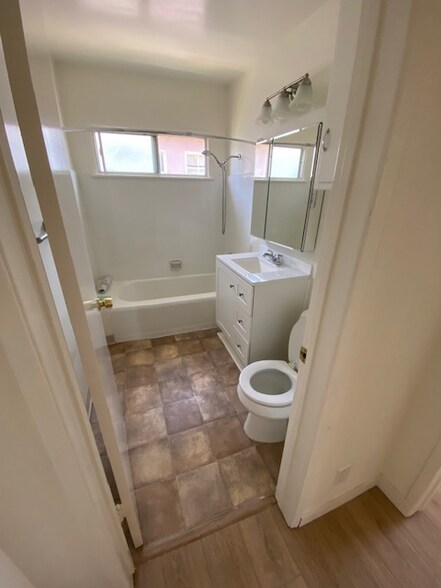 Building Photo - 10964 Venice Blvd.