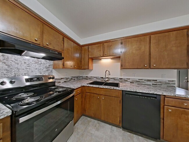 Building Photo - FALL SPECIAL ~ $780 OFF FIRST MONTH RENT