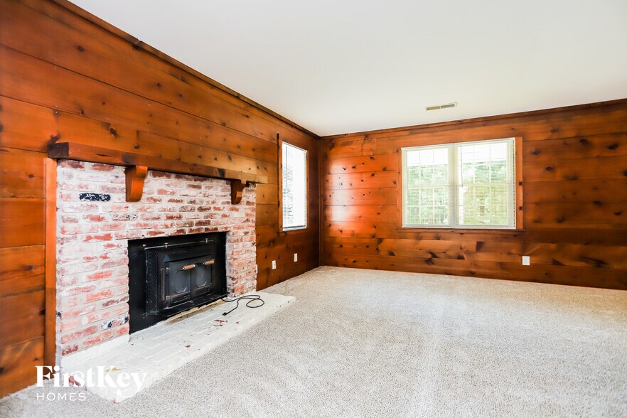 Building Photo - 6580 Short Rd