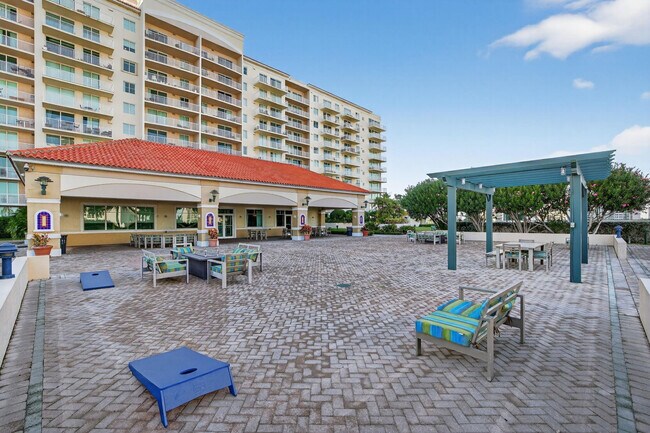 Building Photo - 3020 NE 32nd Ave