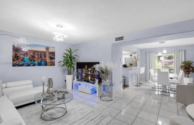 Primary Photo - 8401 SW 107th Ave