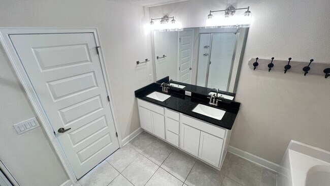 Building Photo - Beautiful Harmony Central Water Front Home AVAILABLE NOW!