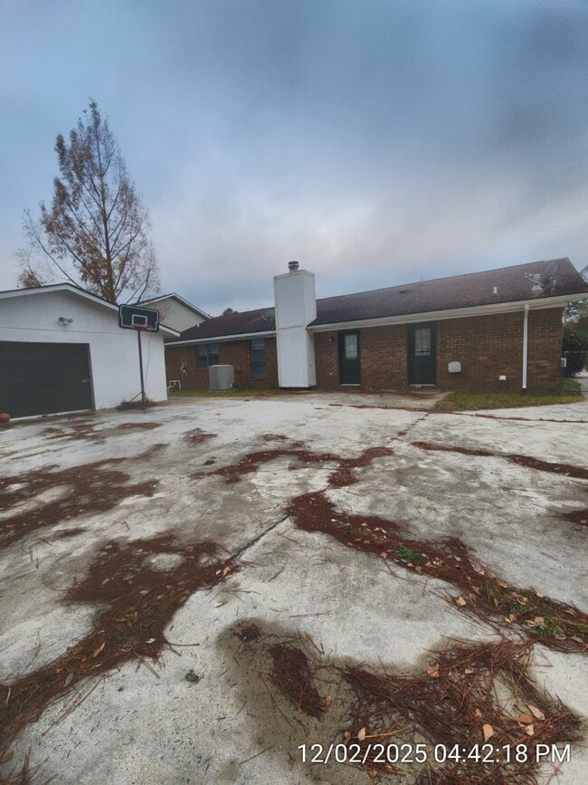 Building Photo - 1017 Varnedoe St