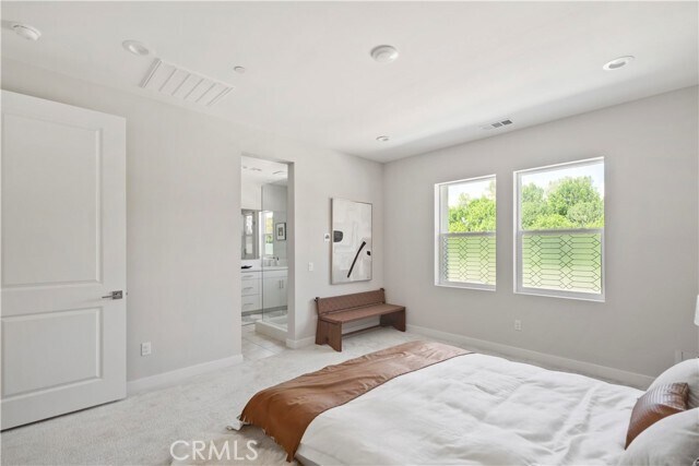 Building Photo - 151 Holliston