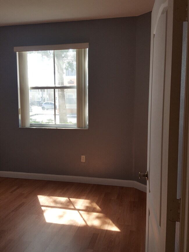 Building Photo - 1663 SE 27th Dr