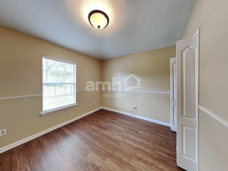 Building Photo - 867 Bonaparte Landing Blvd