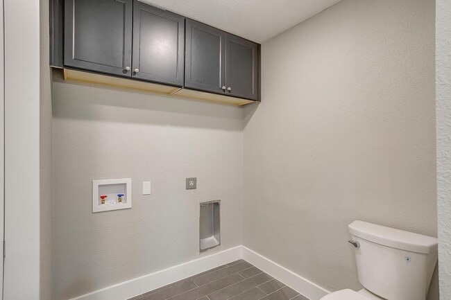 Building Photo - Beautifully Remodelled 1922 Home- Duplex- Upstairs Unit-  3 Bedroom, 2 Bath- 2 Miles from TCU-  7...