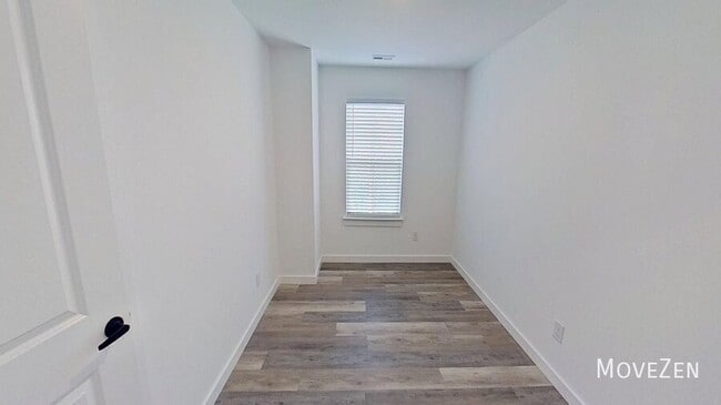 Building Photo - 277 Vanderbilt Rd