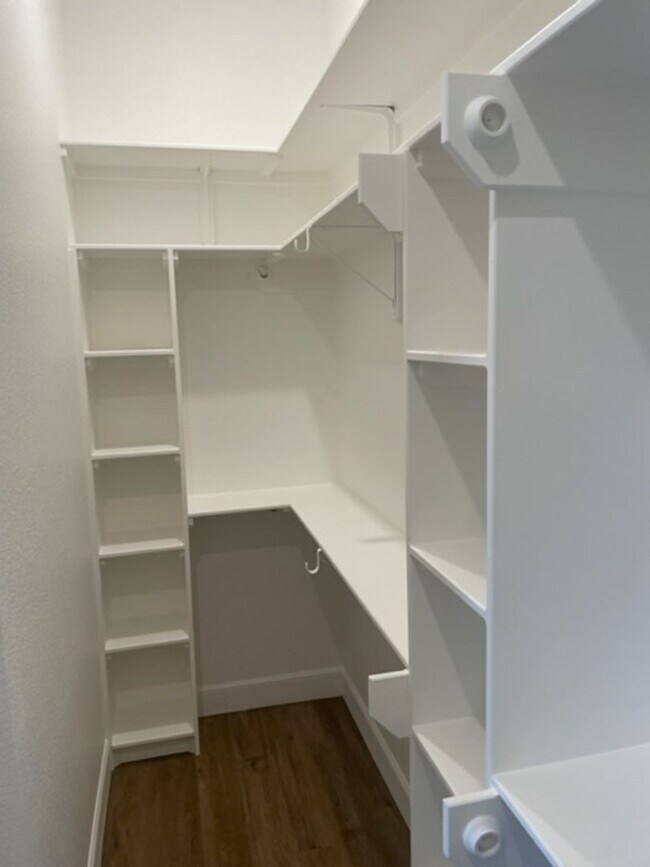 Building Photo - 7328 Mountain View Rd