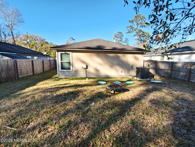 Building Photo - 8444 Hewitt St