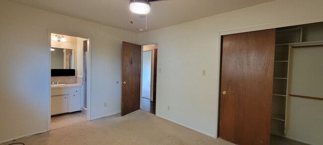 Building Photo - South Redding Cutie Near Westwood Village ...