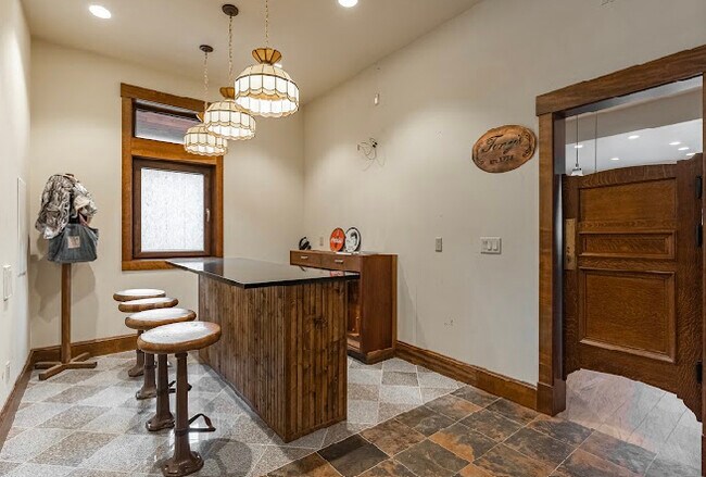 Building Photo - 8815 Oertel Dr