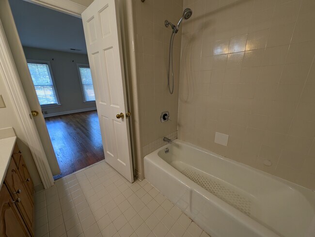 Building Photo - 407 Clairton Ct