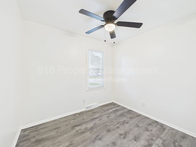 Building Photo - 11018 Booth Ave