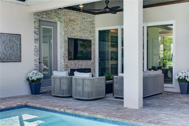 Building Photo - 14930 Blue Bay Cir