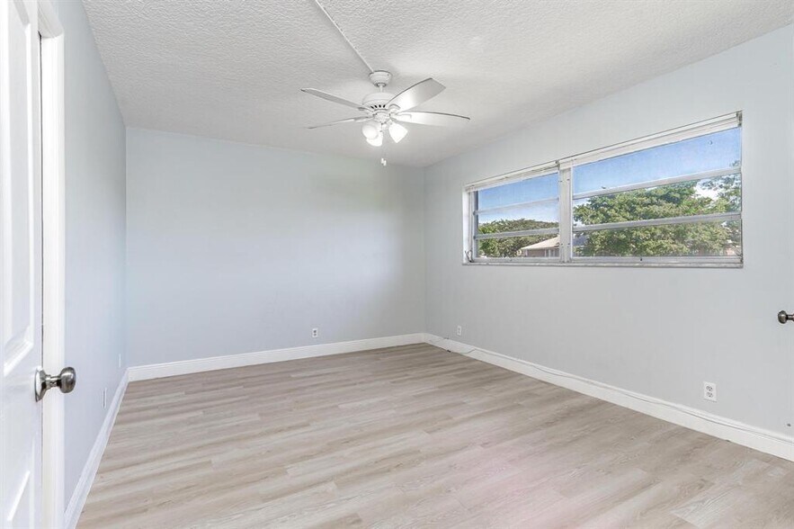 Building Photo - 2850 Forest Hills Blvd