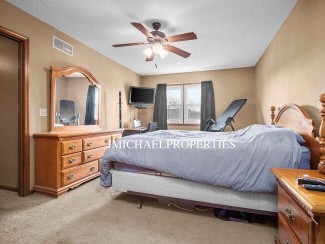 Building Photo - 9034 Dunmore Ln