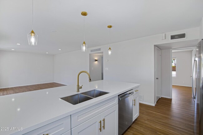 Building Photo - 8426 E Monterey Way