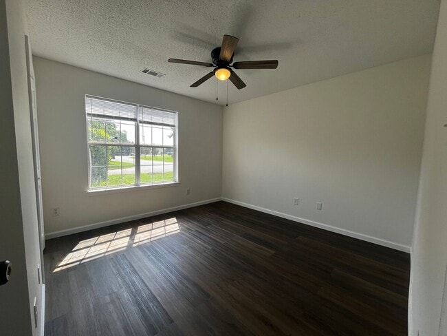 Building Photo - 318 Chadwyck Cir