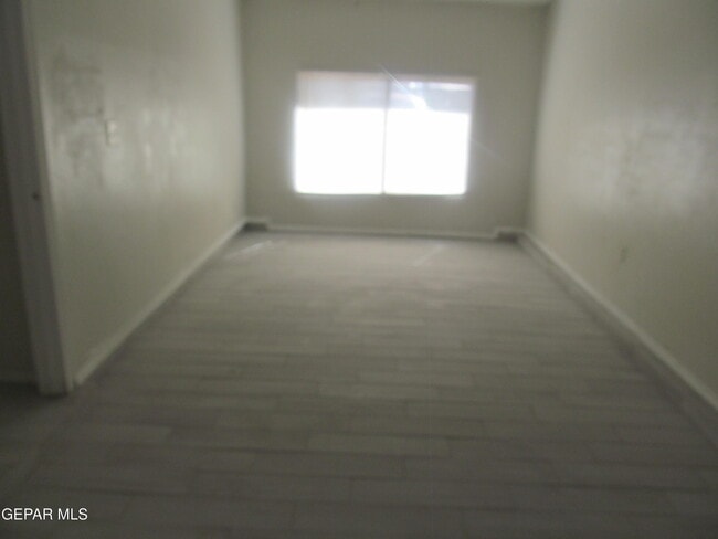 Building Photo - 253 Jensen Ave