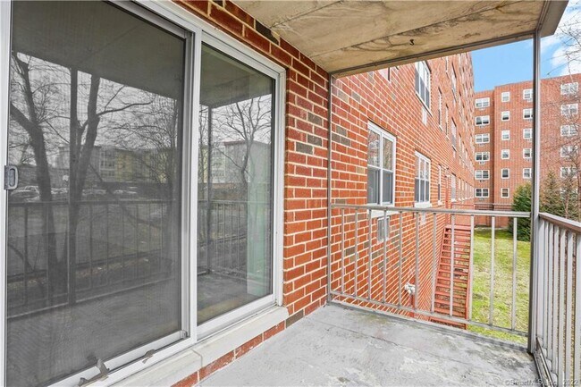 Building Photo - 27 Northill St