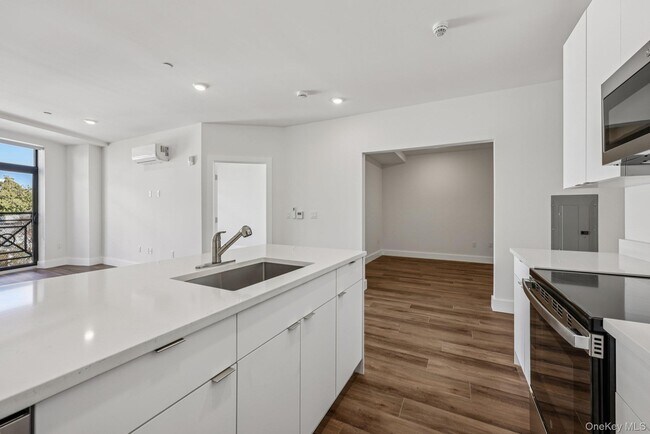 Primary Photo - 199 E Post Rd