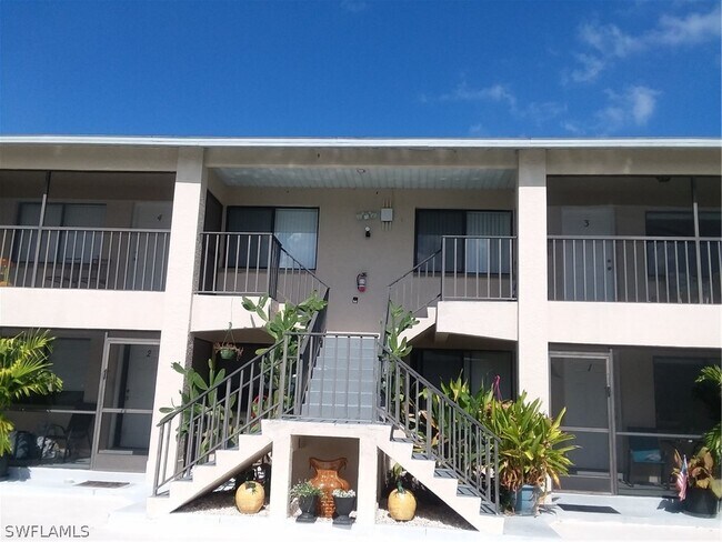 Building Photo - 4816-4818 Palm Tree Dr