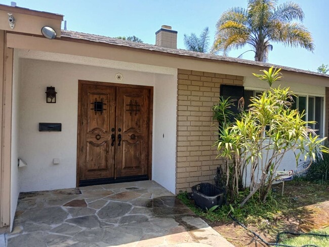 Building Photo - 444 Redlands Ave