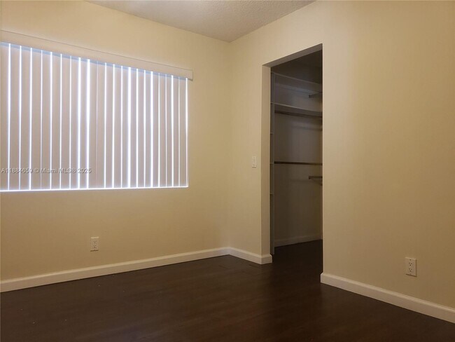 Building Photo - 1494 Springside Dr
