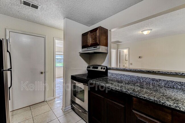 Building Photo - 860 Fox Lake Dr