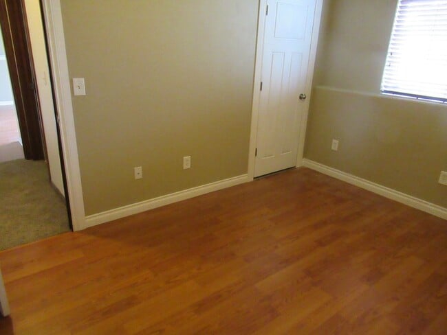 Building Photo - 6700 N Harris Hawk Ln