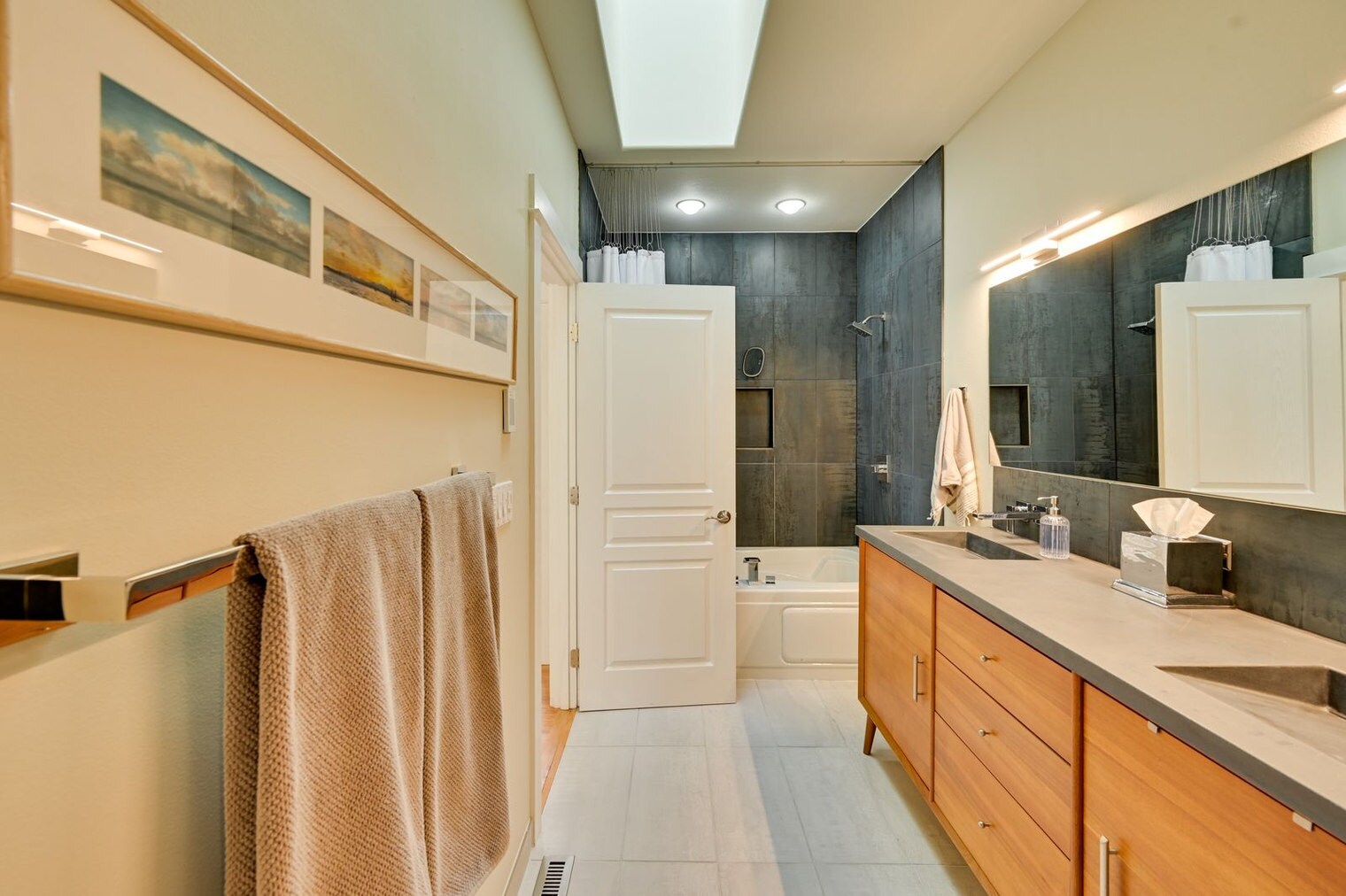Building Photo - 2237 NW Torrey Pines Dr