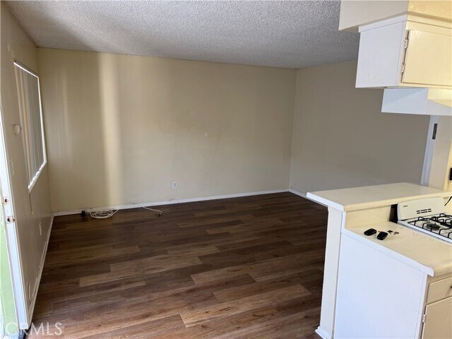 Building Photo - 7529 Hellman Ave