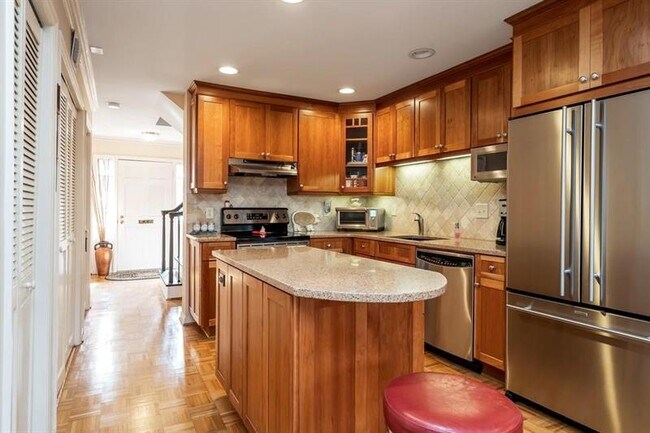 Building Photo - 1105 Clairemont Ave