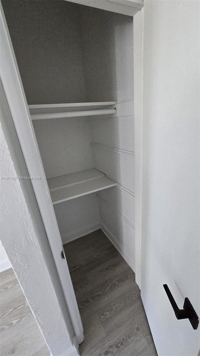 Building Photo - 9270 E Bay Harbor Dr