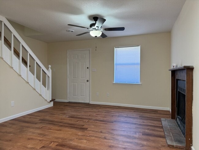 Building Photo - 1511 Rustic Dr