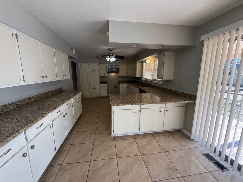 Building Photo - 1251 Singing Trees Dr