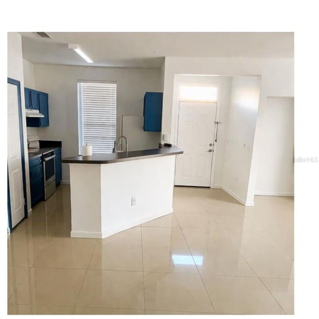 Building Photo - 9005 Lee Vista Blvd