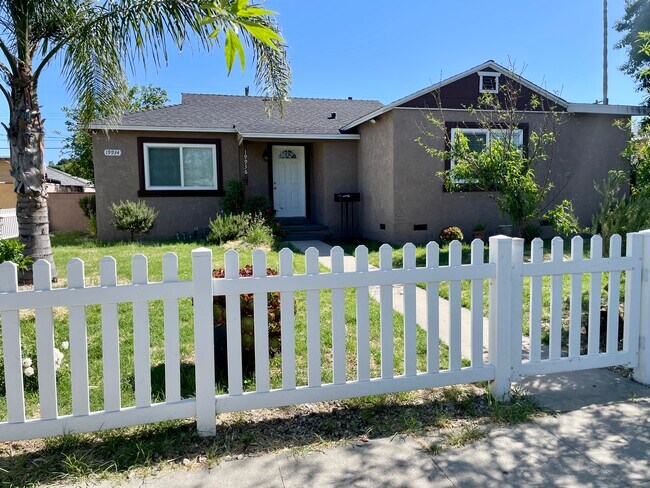 Building Photo - 19936 Saticoy St