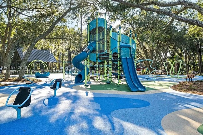 Building Photo - Hilton Head Plantation - 5 Bridle Court