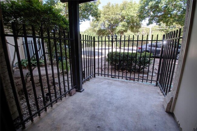 Building Photo - 1306 Norwalk Ln