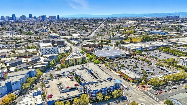 Building Photo - Spacious Andante Top-Floor 2/2 Condo Available Now!