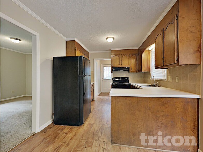 Building Photo - 2820 Royal Ridge Ln