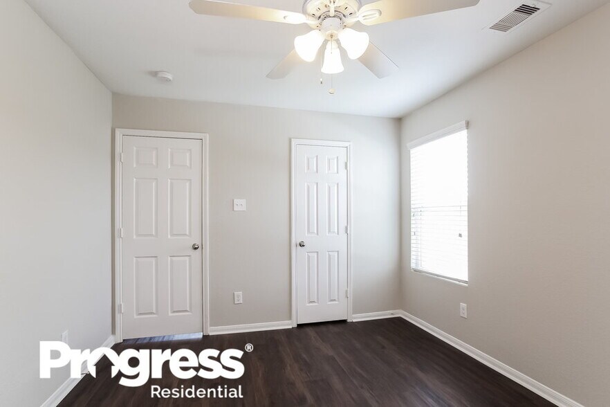 Building Photo - 17914 Seco Creek Ln