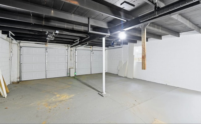 Building Photo - 270 Westview Ave