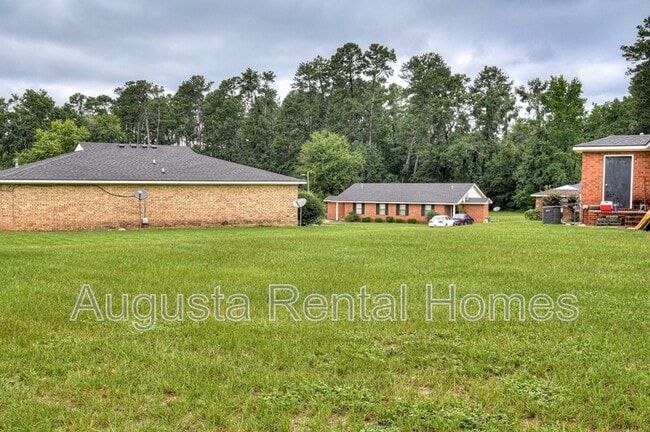 Building Photo - 315 Old Plantation Rd