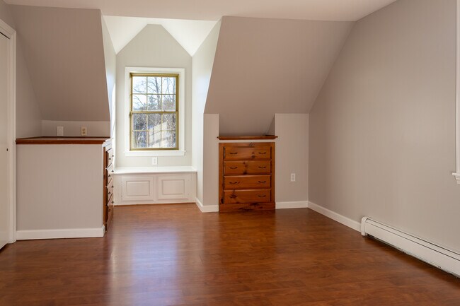 Building Photo - 4 Pheasant Ct