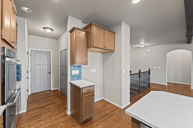 Building Photo - Beautifully Updated 4-Bedroom Home with Op...