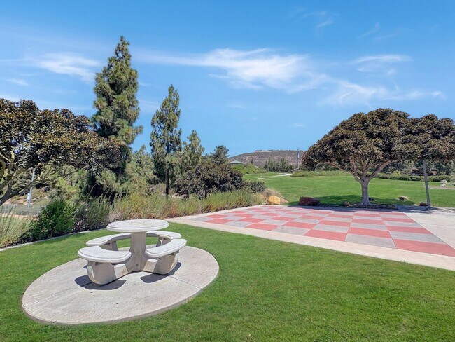 Building Photo - Spacious San Elijo Hills Home with 2-car G...
