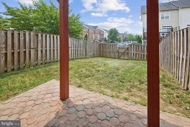Building Photo - 24707 Kings Canyon Square